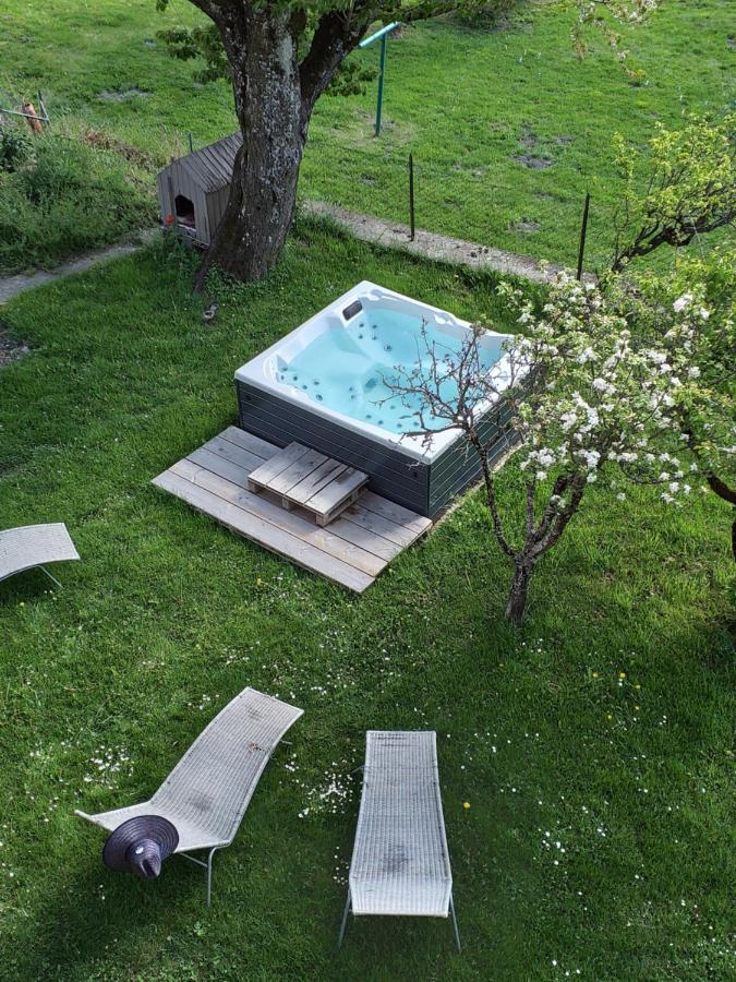 Tres Bel Appartement Dans Une Maison Avec Spa Seez Bagian luar foto